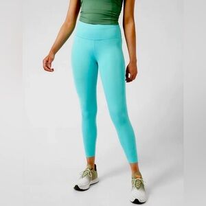 Athleta Accelerate 7/8 Tight in Gulf Green
